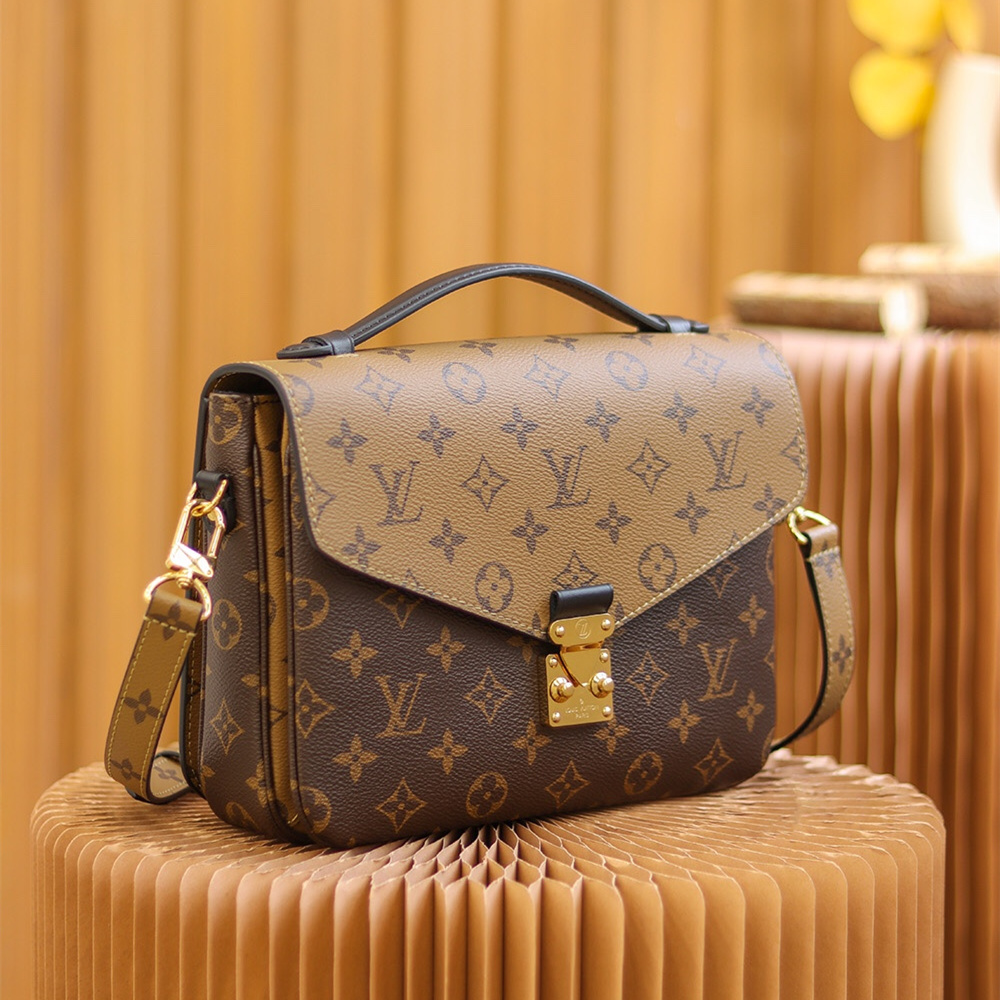 Louis Vuitton Pochetth Metis M44876