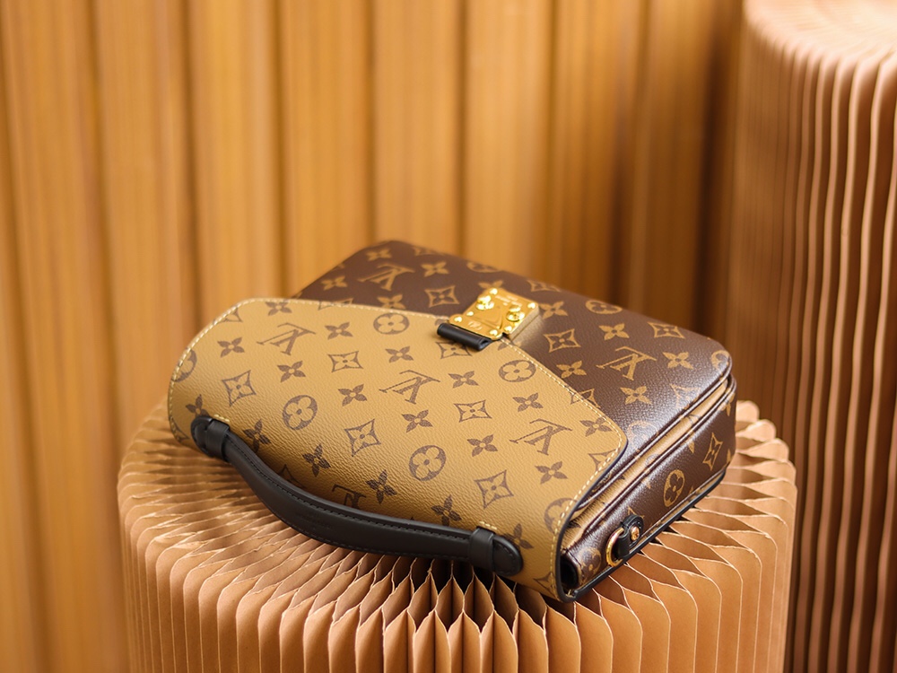 Louis Vuitton Pochetth Metis M44876