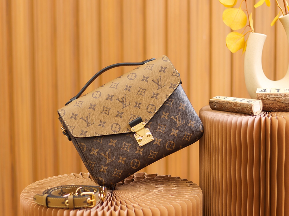 Louis Vuitton Pochetth Metis M44876