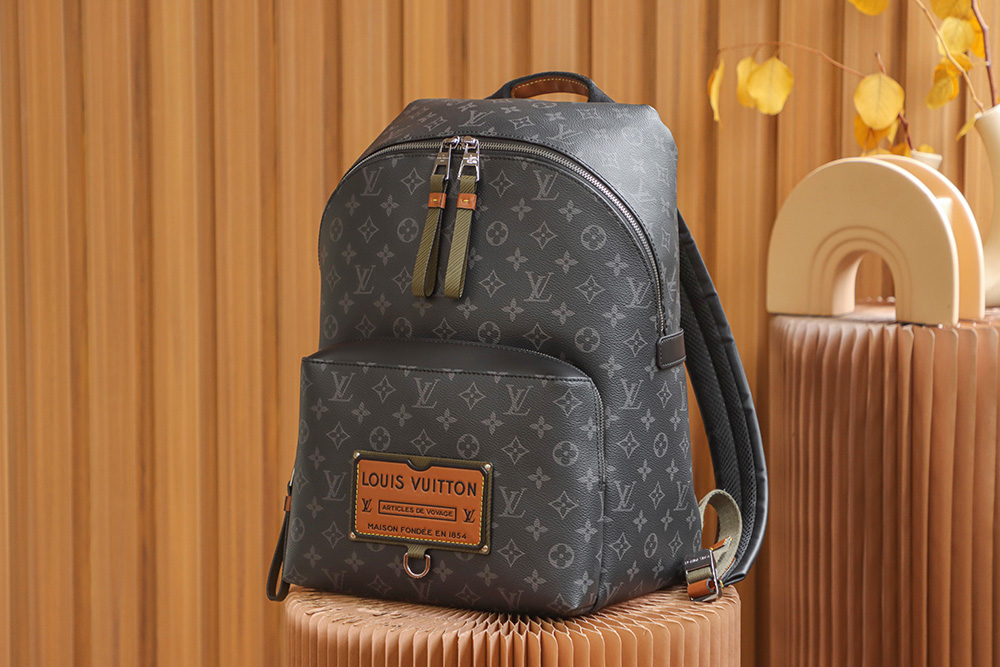 Louis Vuitton Discovery M45218