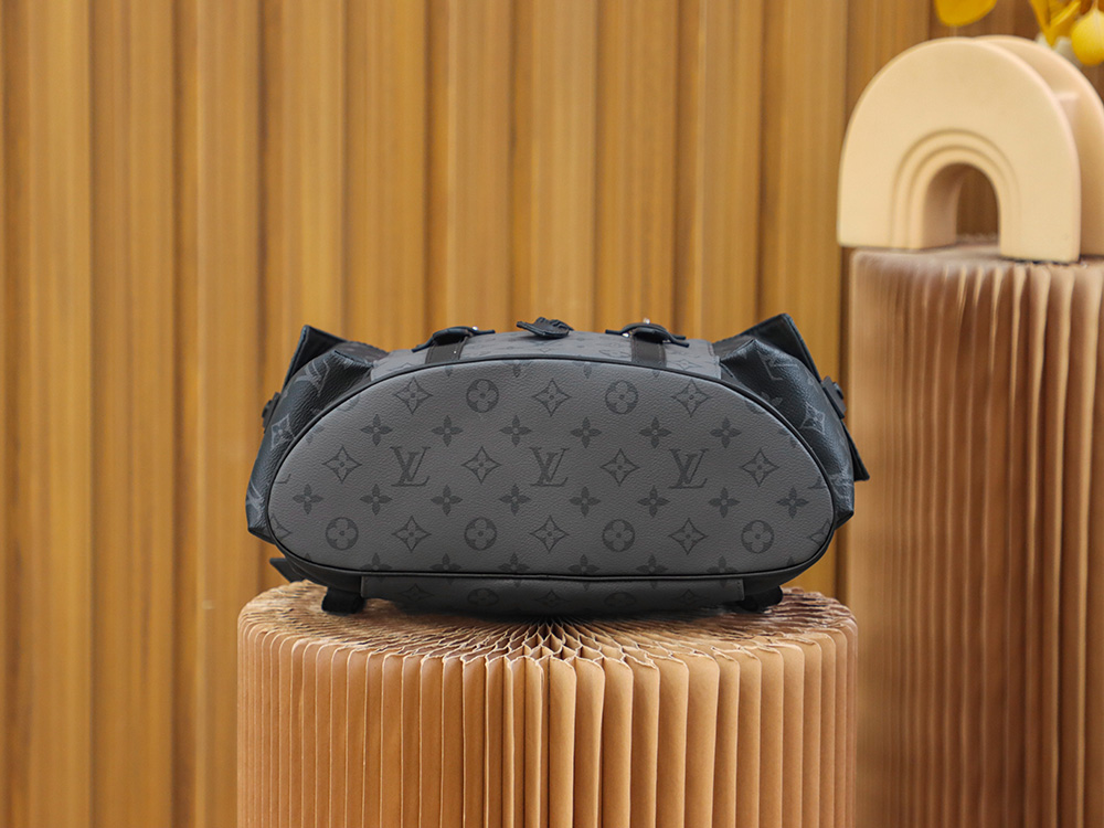 Louis Vuitton Christopher M45419