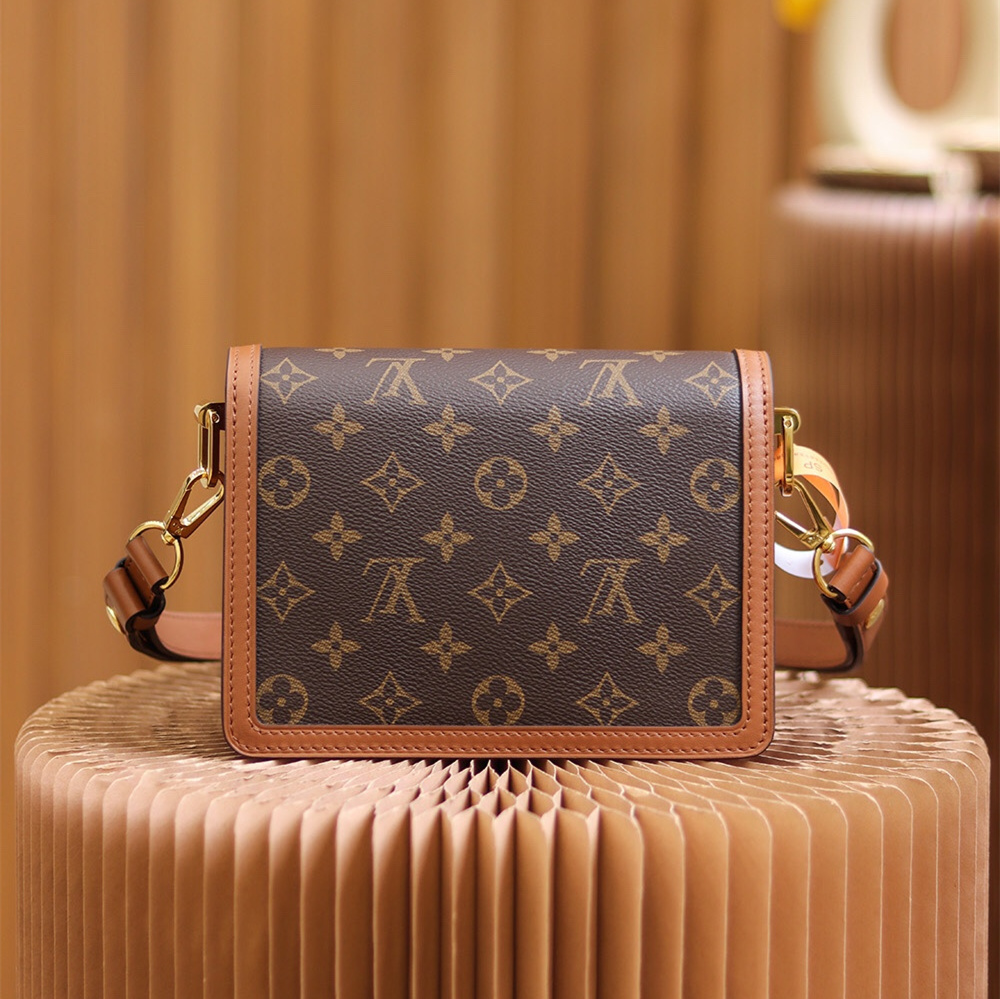 Louis Vuitton Dauphine M44580