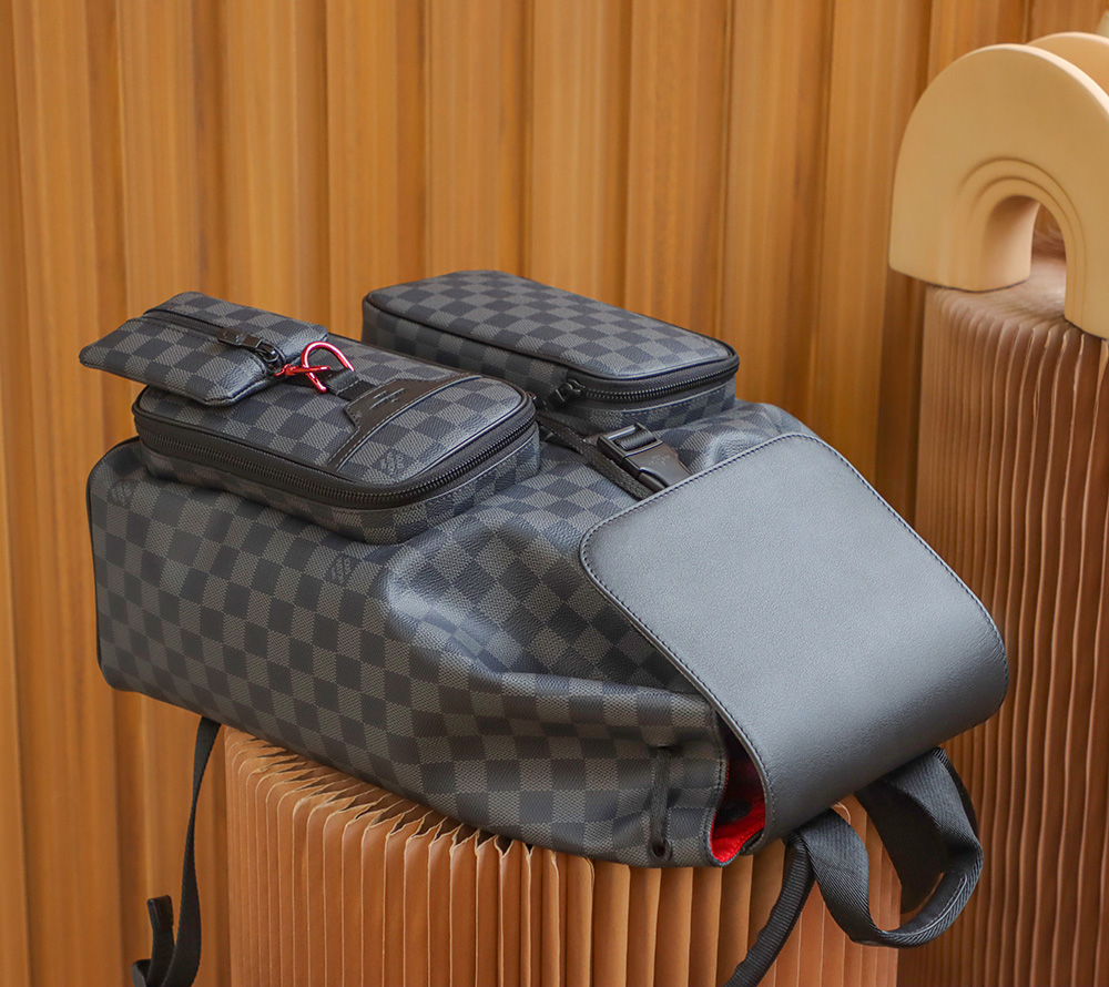 Louis Vuitton Utility M40279