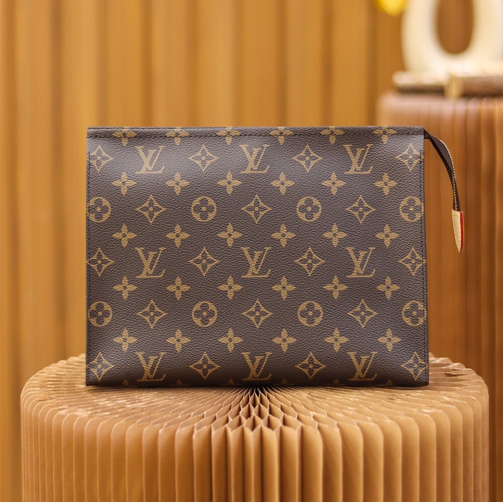 Louis Vuitton Toiletry Pouch M47542