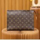 Louis Vuitton Toiletry Pouch M47542