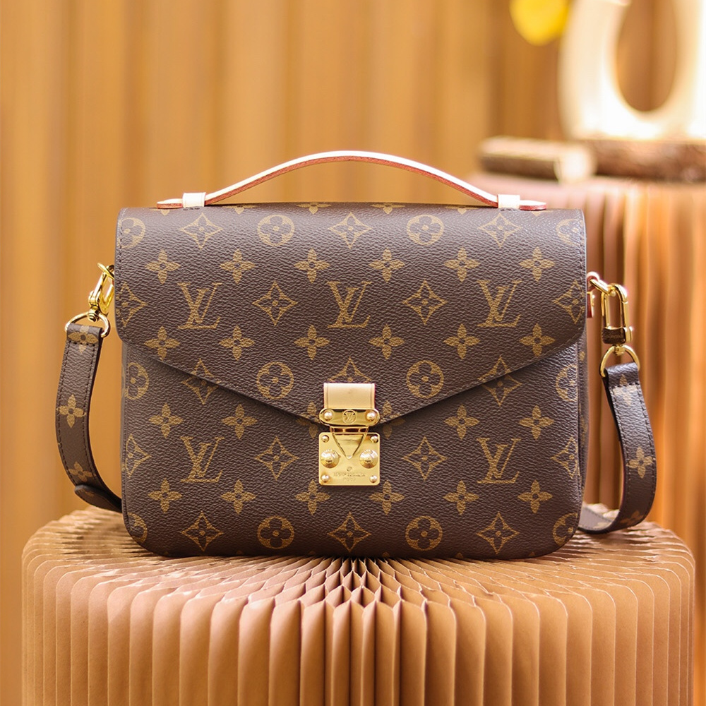 Louis Vuitton Pochette Metis M44875