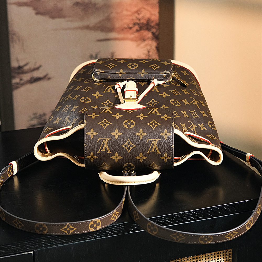 Louis Vuitton Montsouris PM M11198