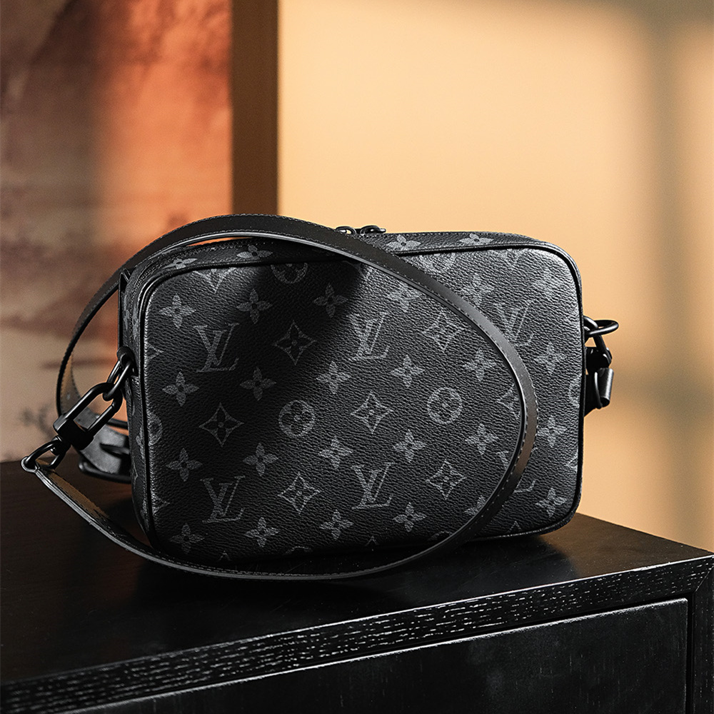 Louis Vuitton Steamer Messenger M46795 