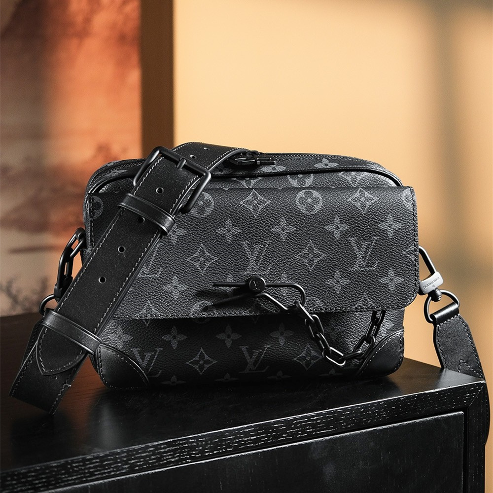 Louis Vuitton Steamer Messenger M46795 