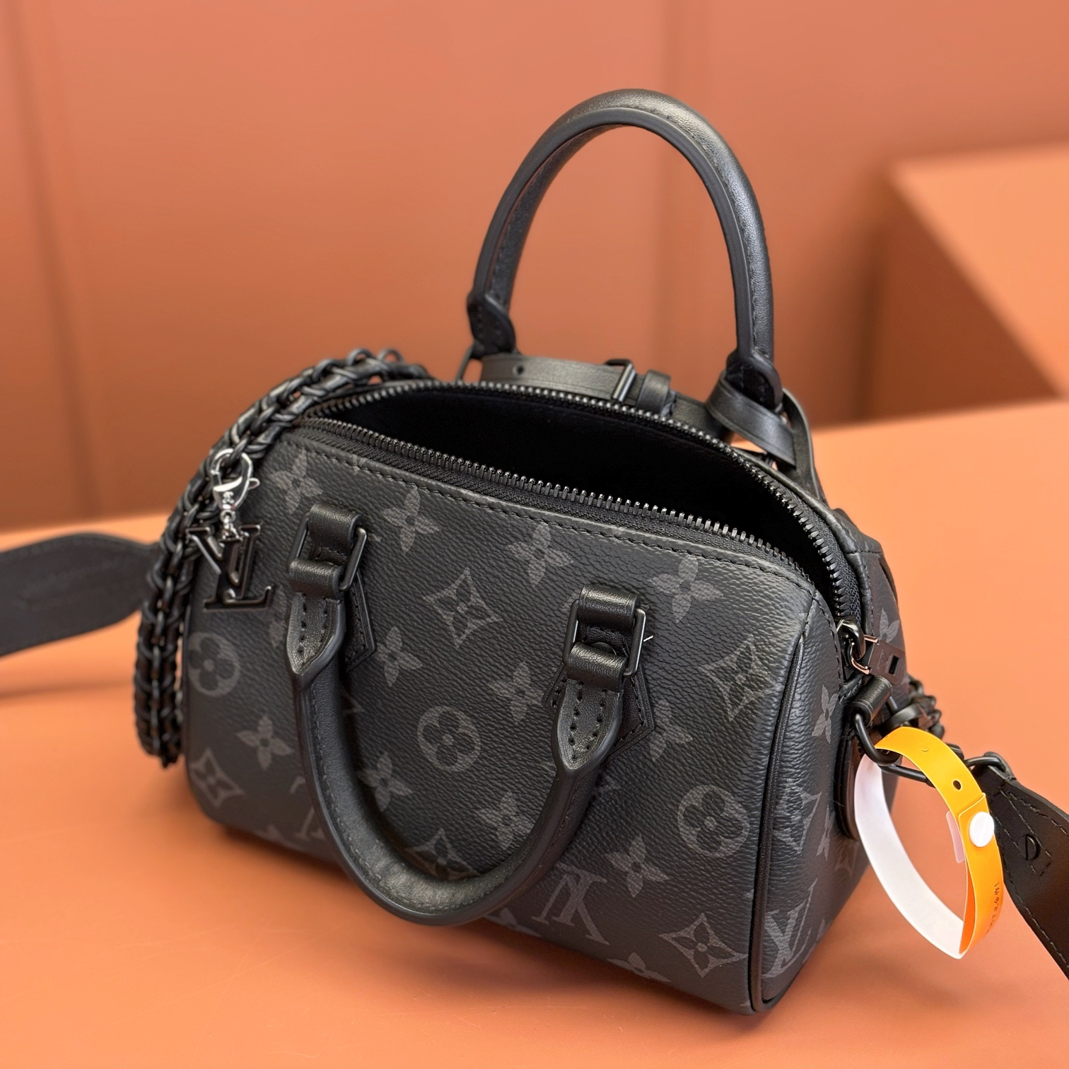 Louis Vuitton SpeedyBandouliere M24606 