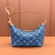 Louis Vuitton HillsPochette M82949 