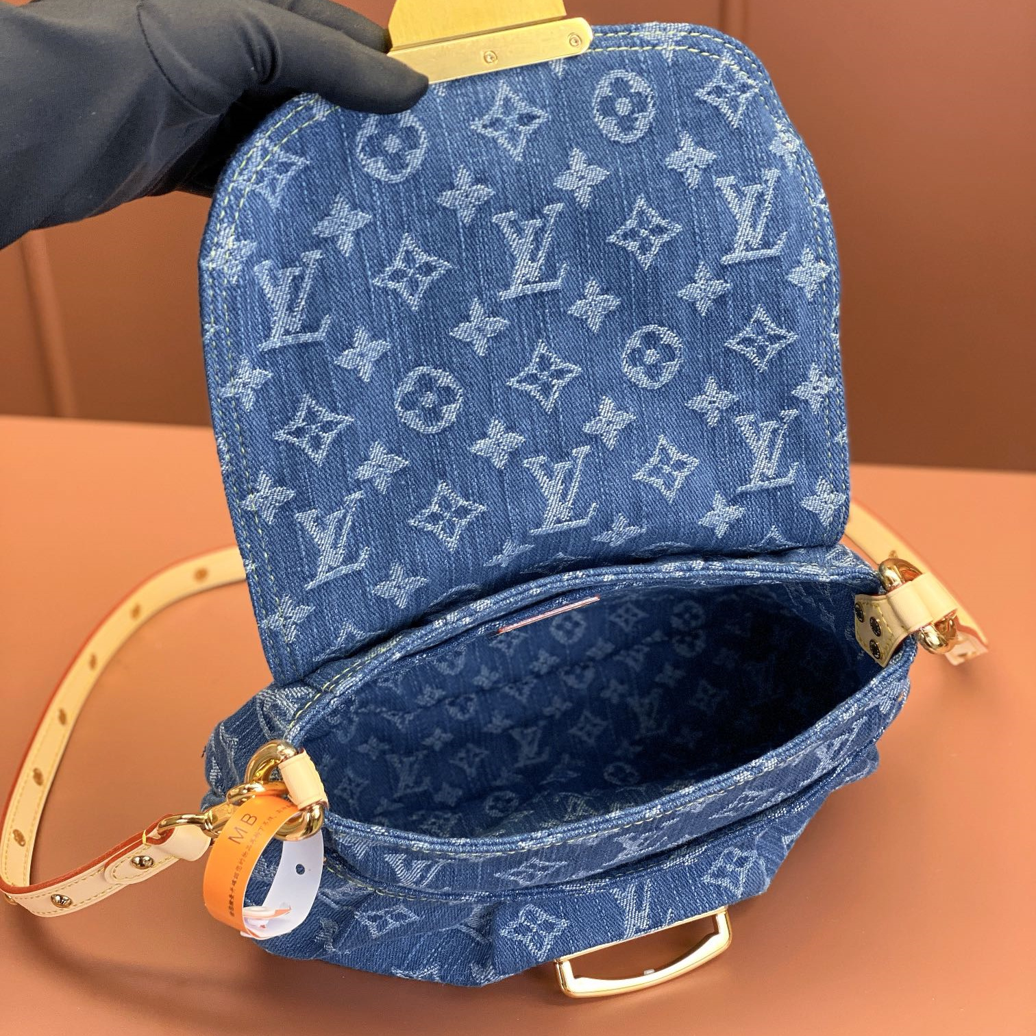 Louis Vuitton Sunset M46829 