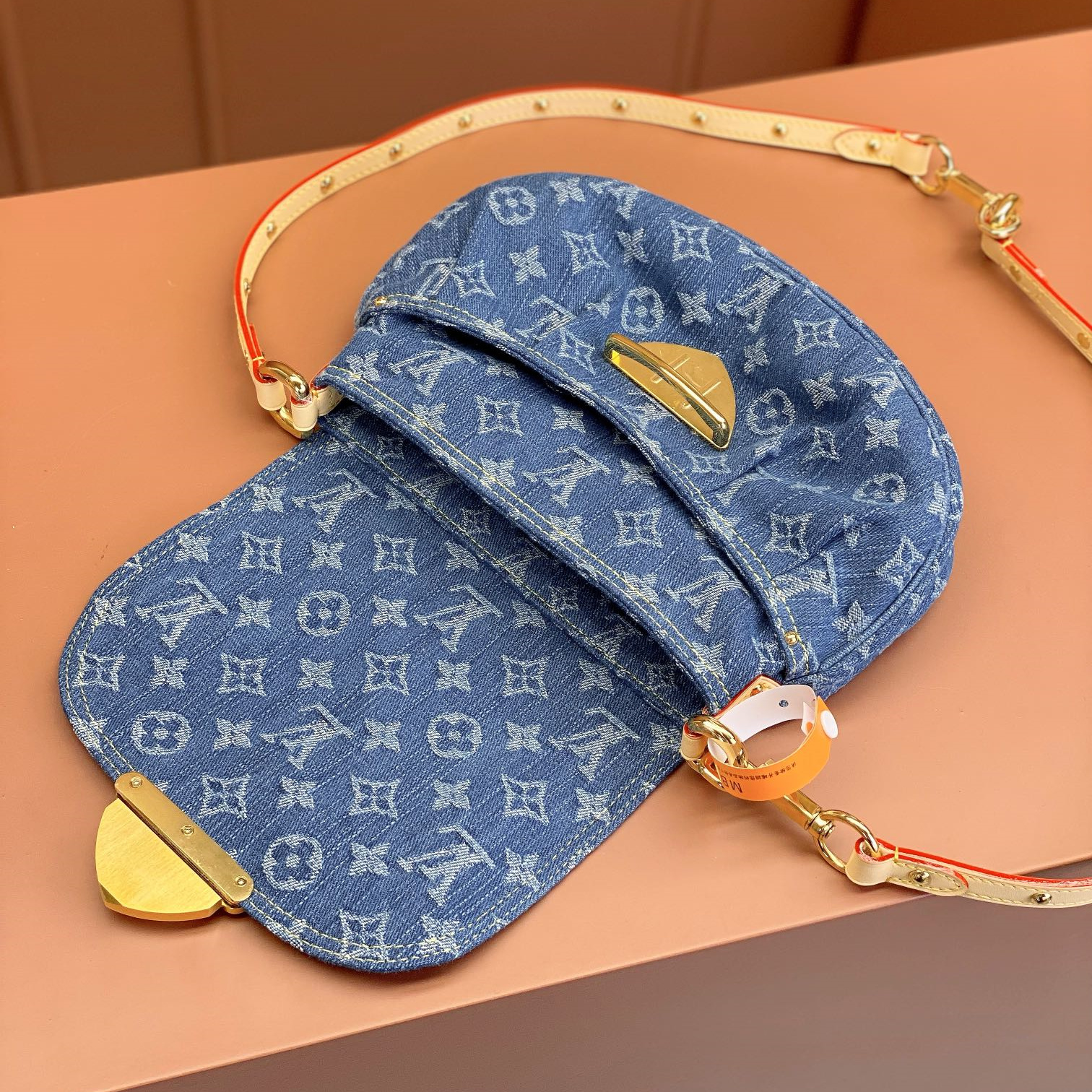 Louis Vuitton Sunset M46829 