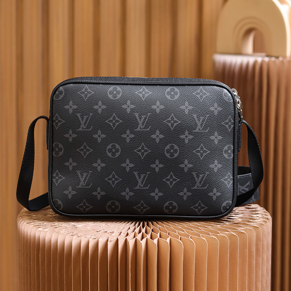 Louis Vuitton Outdoor M30233