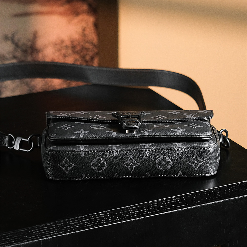 Louis Vuitton Montsouris M83567 