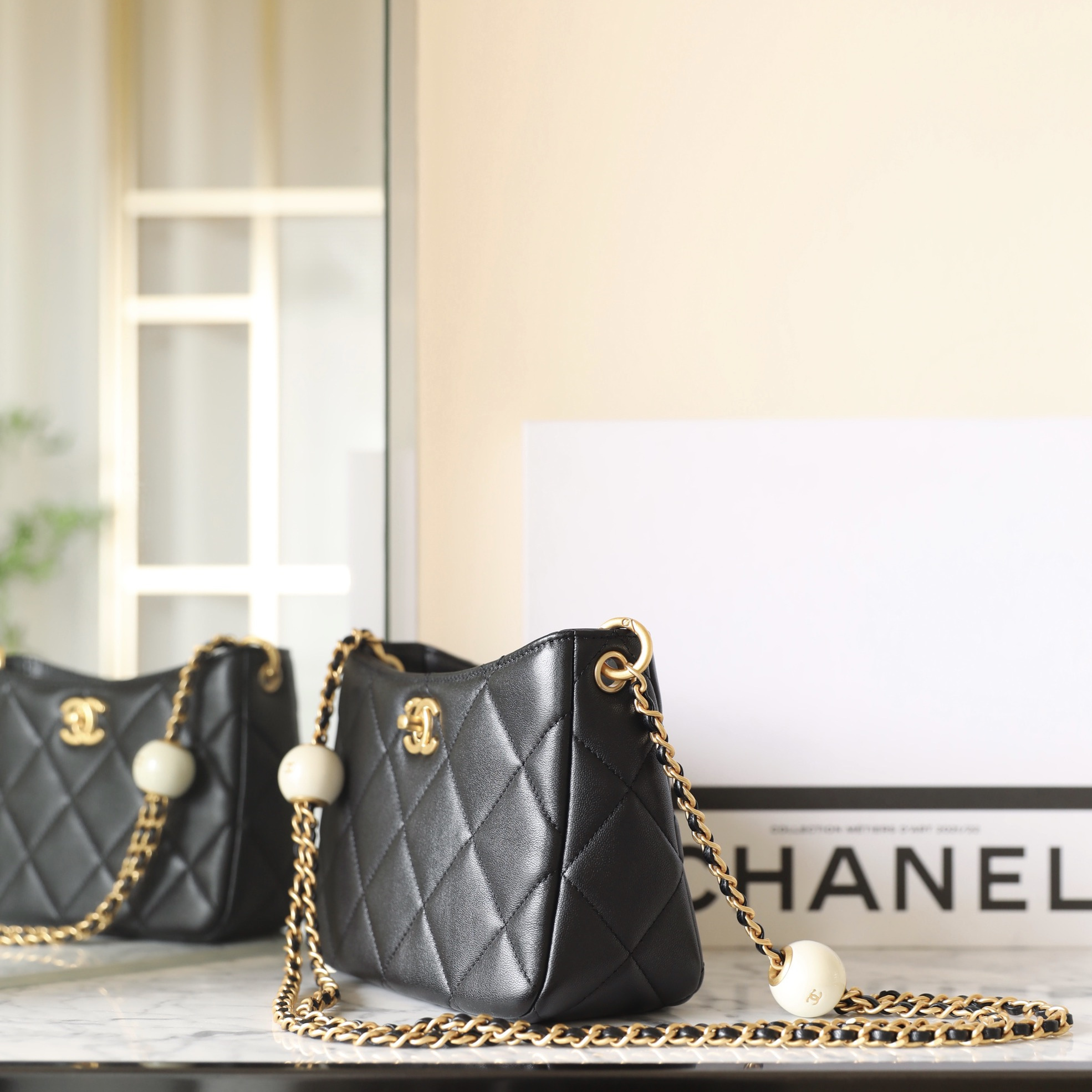 Chanel 24S series pearl Hobo bag black