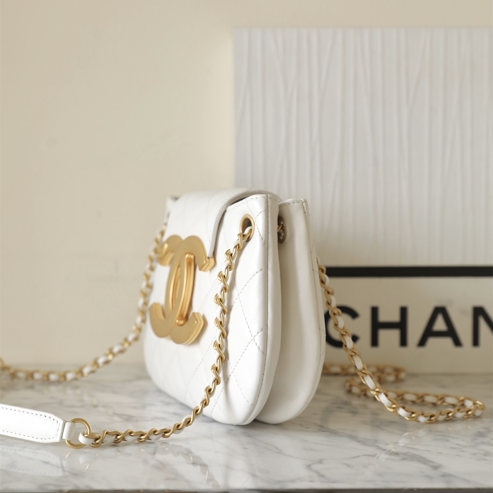 Chanel 24C series round shoulder bag white small