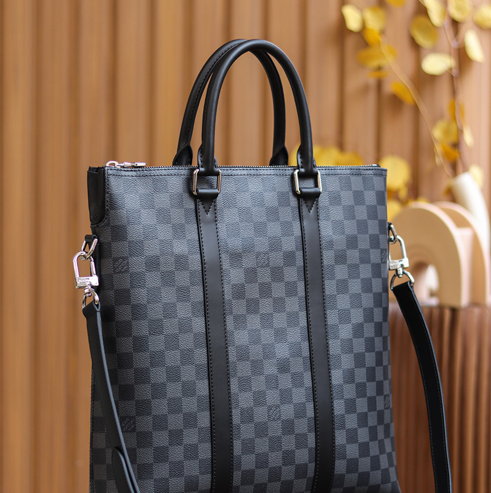 Louis Vuitton Anton Tote M40000