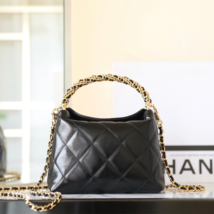 Chanel 24B series AS4066 lambskin lunch box bag