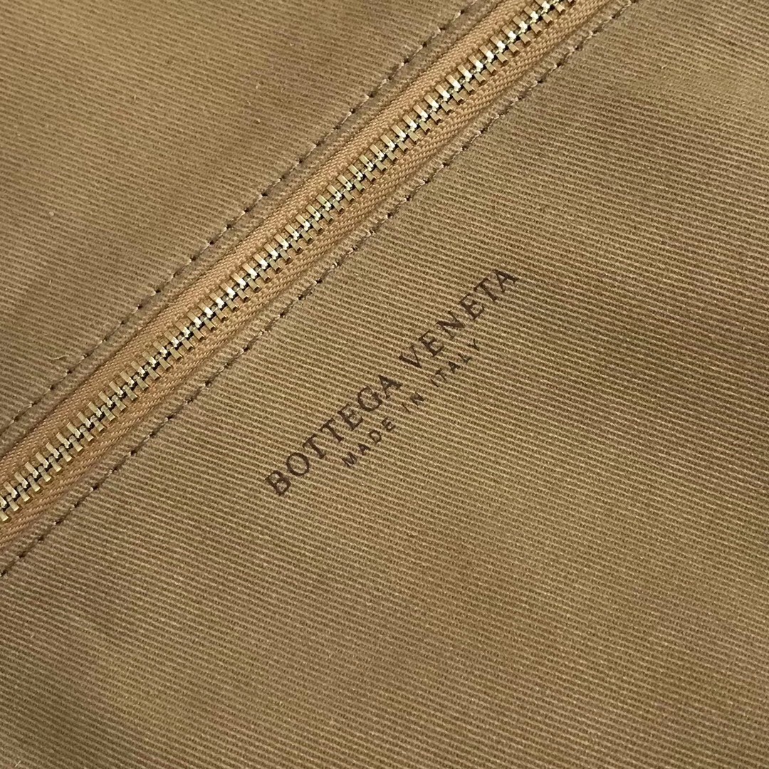 Bottega Veneta Large BV Jodie Bag In Sand Woven Suede