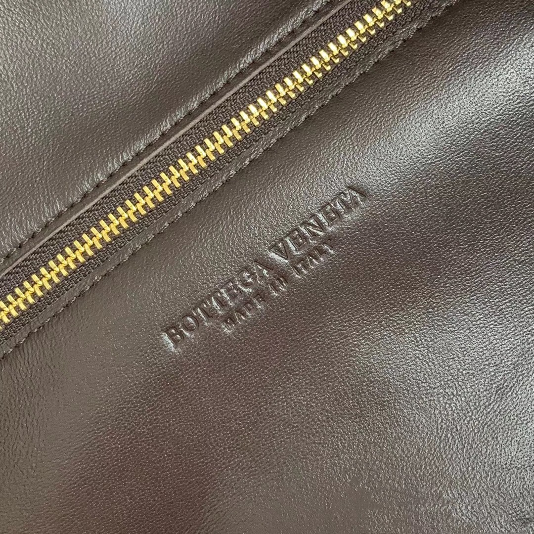 Bottega Veneta Large BV Jodie Bag In Fondente Woven Leather