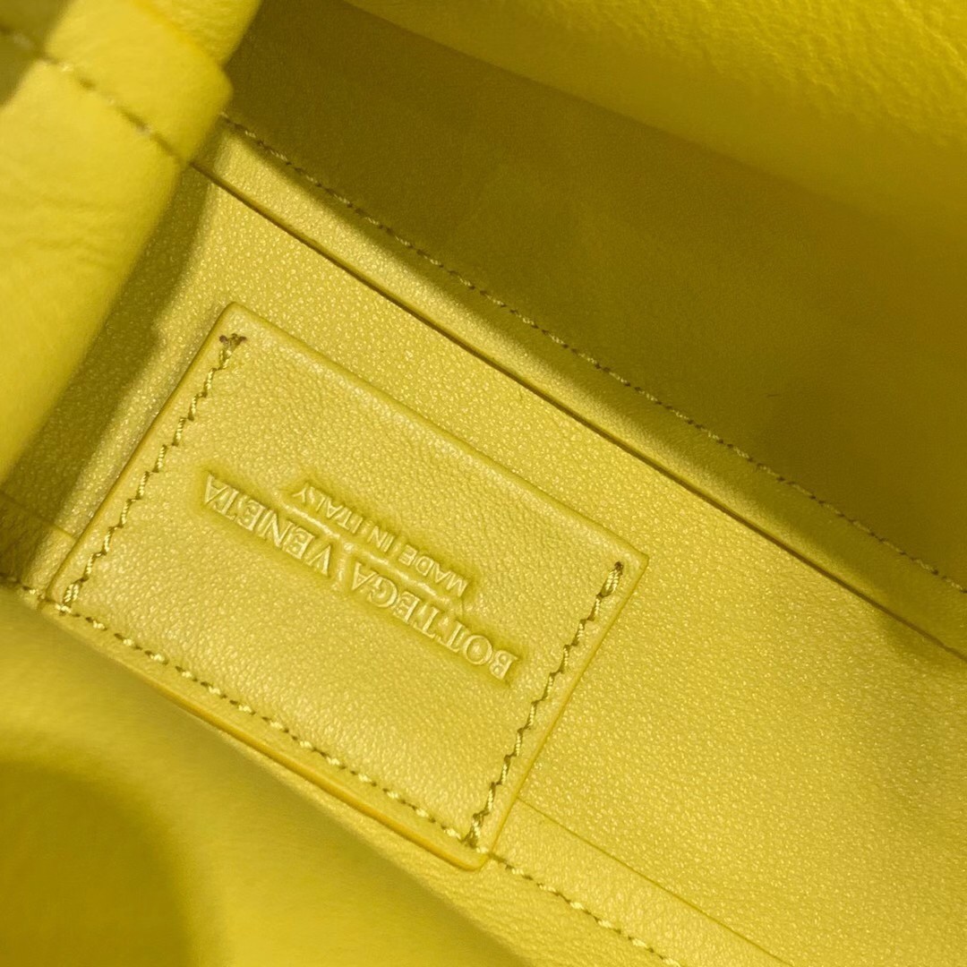 Bottega Veneta Small Point Top Handle Bag In Yellow Leather