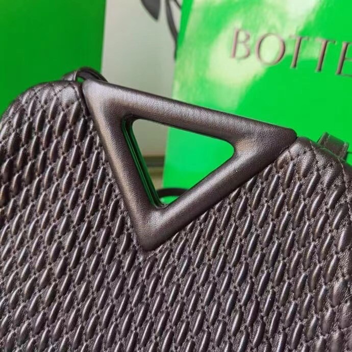 Bottega Veneta Small Point Bag In Black Quilted Leather