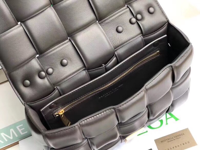 Bottega Veneta Chain Cassette Bag In Black Calfskin