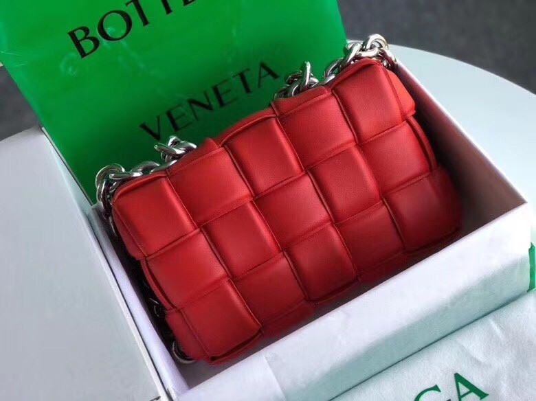 Bottega Veneta Chain Cassette Bag In Red Calfskin