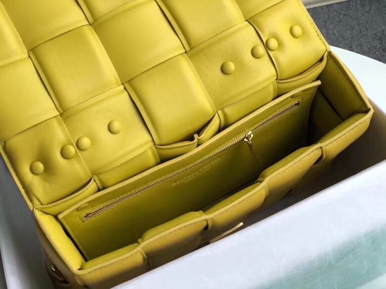 Bottega Veneta Chain Cassette Bag In Yellow Calfskin