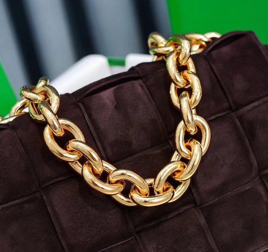 Bottega Veneta Chain Cassette Bag In Fondant Suede