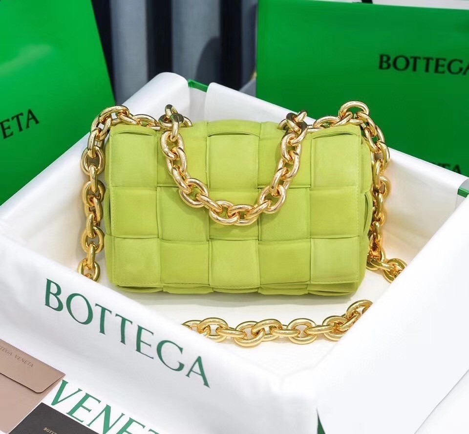 Bottega Veneta Chain Cassette Bag In Kiwi Suede