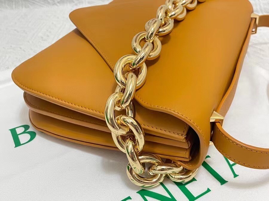 Bottega Veneta Mount Medium Envelope Bag In Cob Calfskin