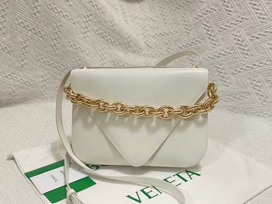 Bottega Veneta Mount Medium Envelope Bag In White Calfskin