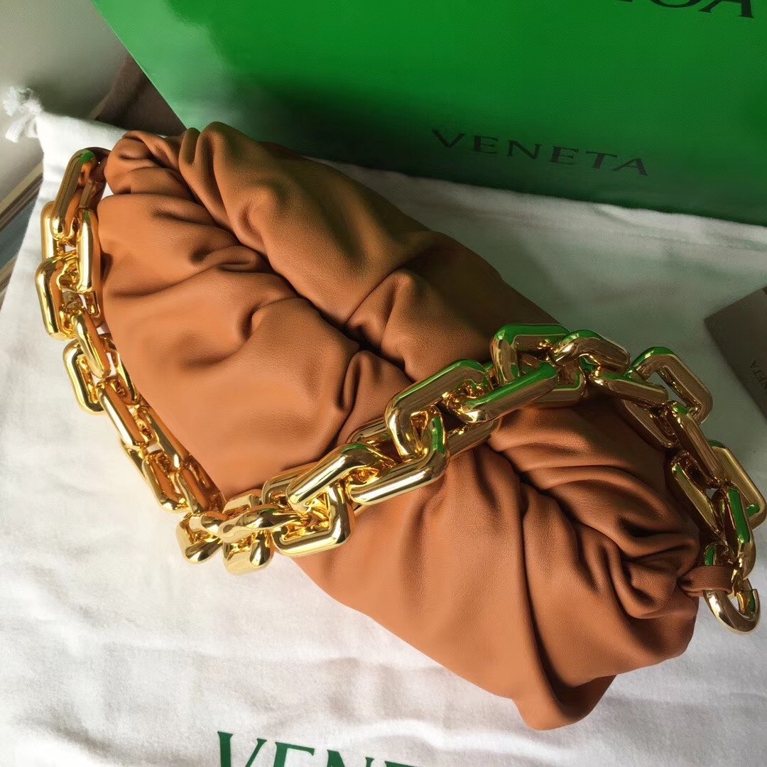 Bottega Veneta The Chain Pouch In Clay Calfskin