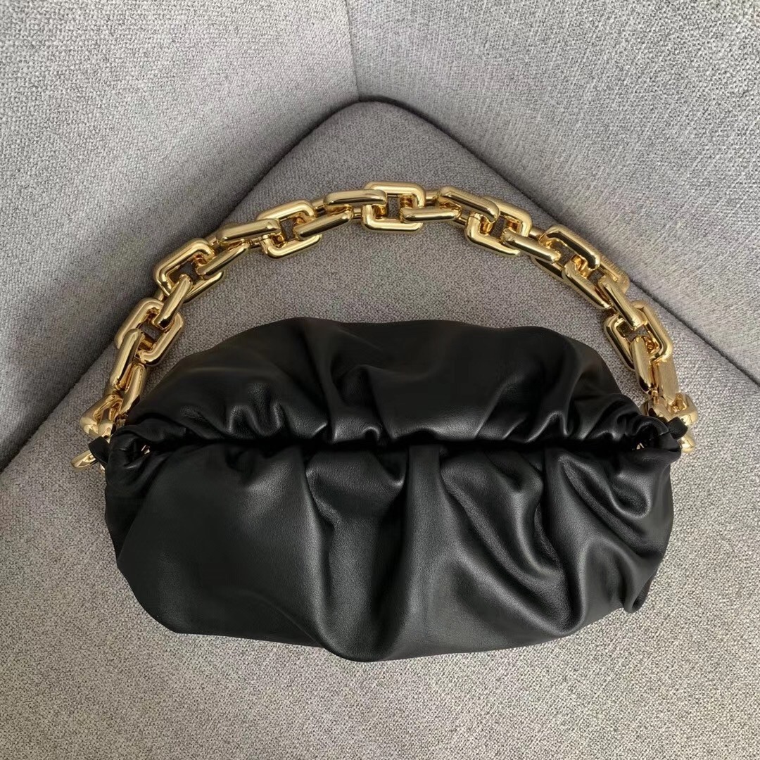 Bottega Veneta The Chain Pouch In Black Calfskin