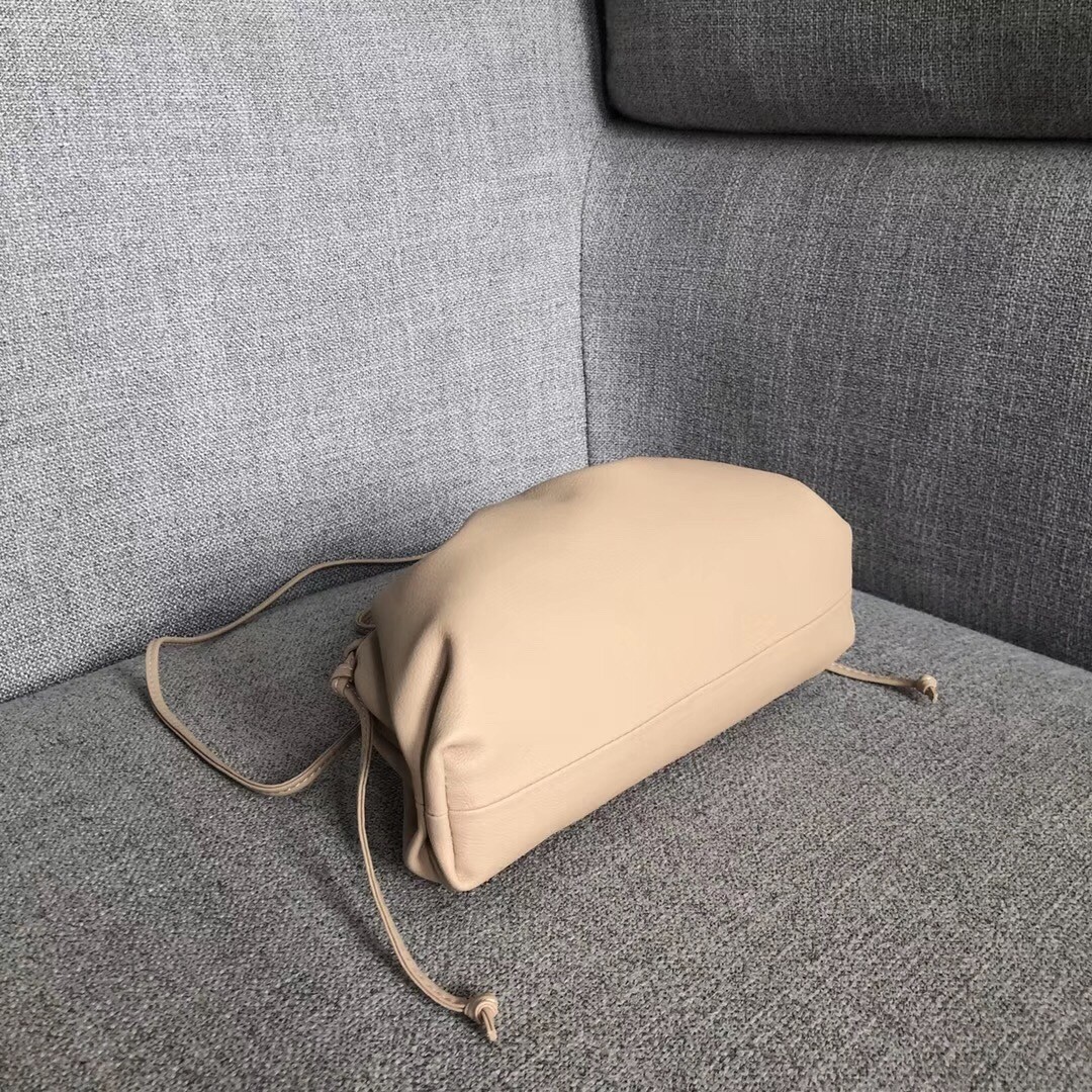 Bottega Veneta Pouch Mini Bag In Beige Calfskin