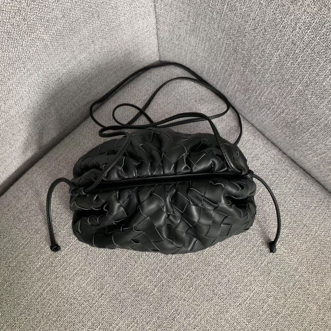 Bottega Veneta The Pouch 20 Clutch In Black Intrecciato Lambskin