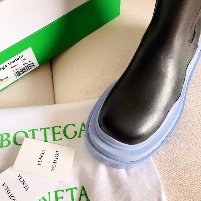 Bottega Veneta BV Tire Chelsea Boots with Blue Outsole