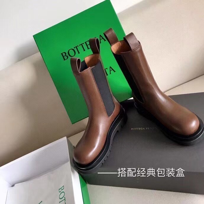 Bottega Veneta BV Lug Chelsea Boots In Brown Calfskin