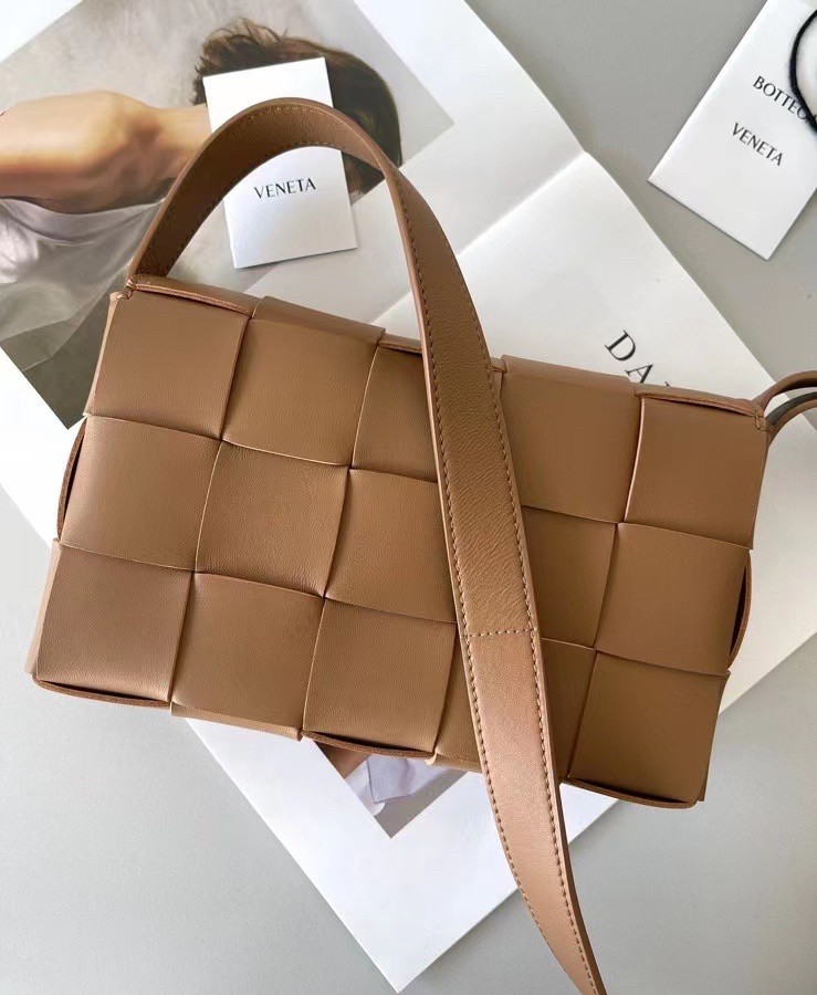 Bottega Veneta Cassett Bag In Caramel Intrecciato Lambskin