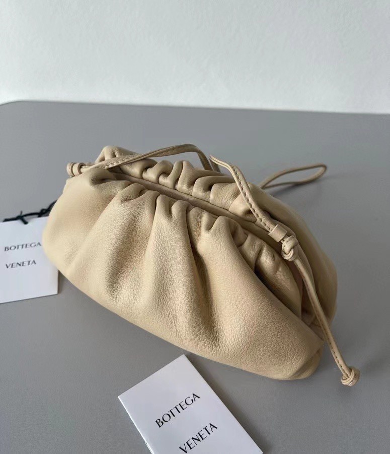 Bottega Veneta Mini Pouch In Beige Calfskin