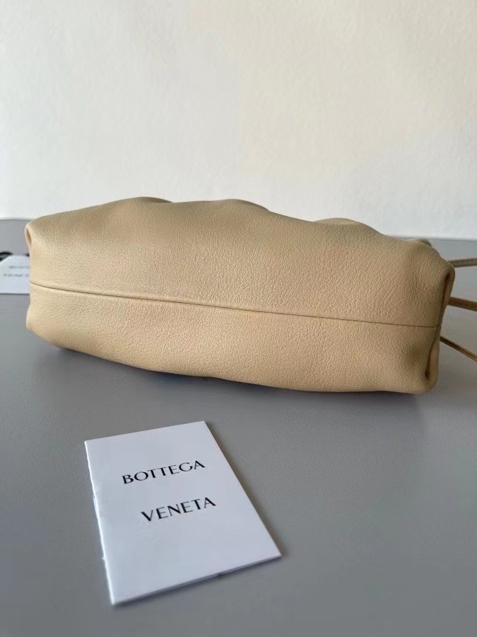 Bottega Veneta Mini Pouch In Beige Calfskin