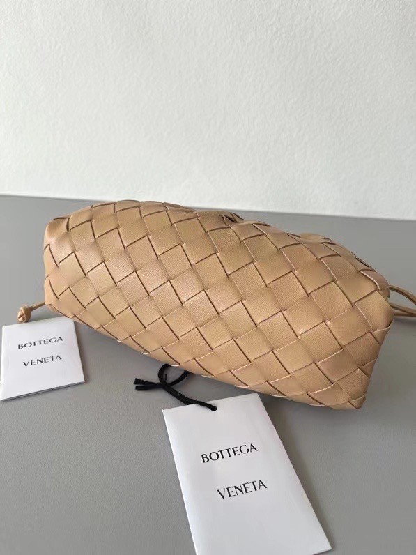 Bottega Veneta Mini Pouch In Beige Intrecciato Lambskin