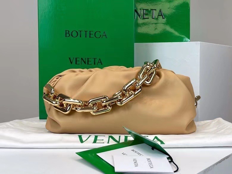 Bottega Veneta The Chain Pouch Bag In Beige Calfskin