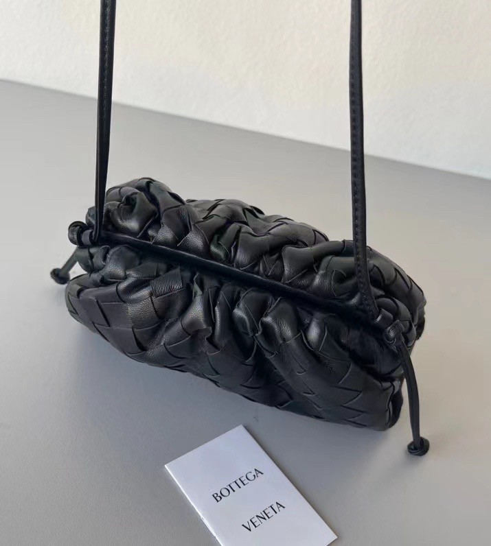 Bottega Veneta Mini Pouch In Black Intrecciato Lambskin