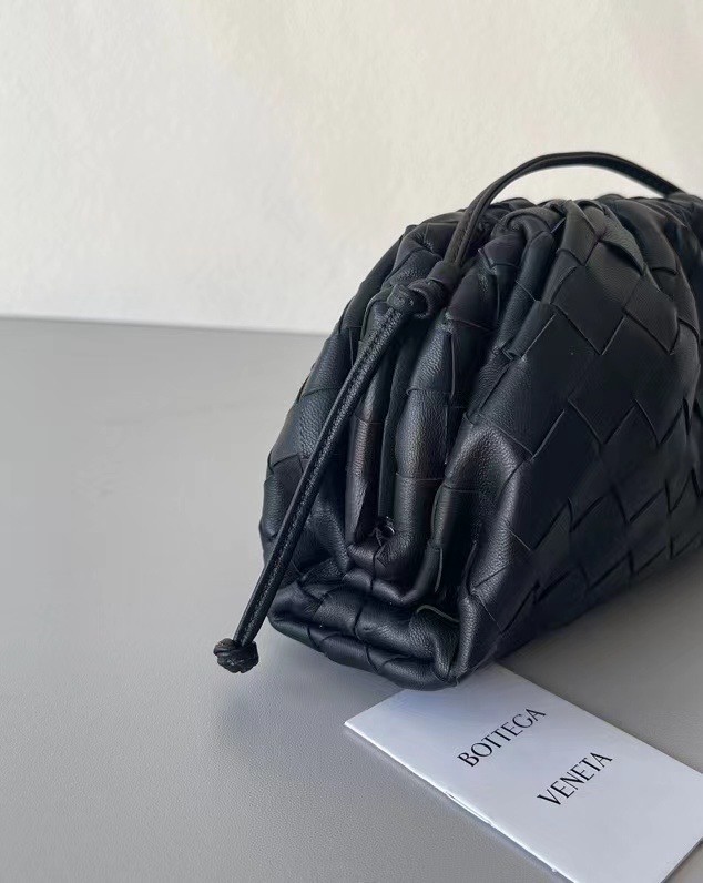 Bottega Veneta Mini Pouch In Black Intrecciato Lambskin