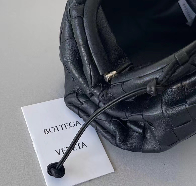 Bottega Veneta Mini Pouch In Black Intrecciato Lambskin