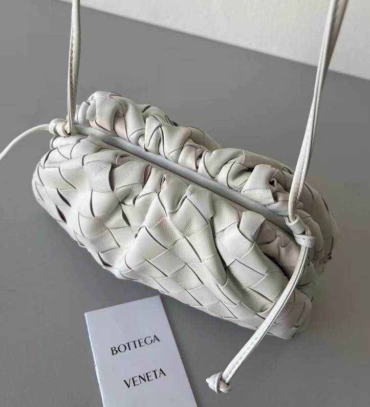 Bottega Veneta Mini Pouch In White Intrecciato Lambskin