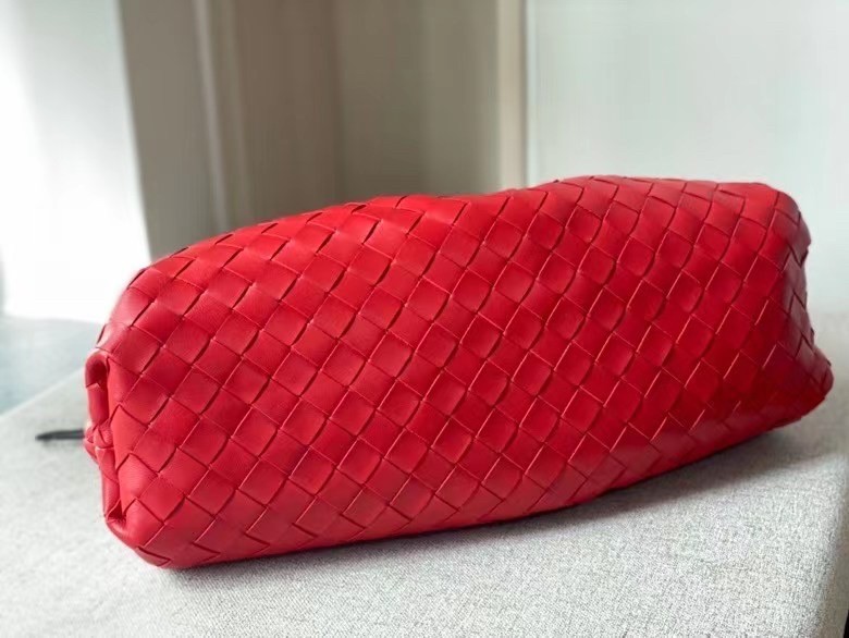 Bottega Veneta Large Pouch Clutch In Red Intrecciato Lambskin